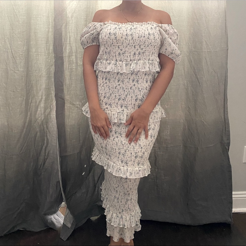 Off shoulder puff sleeve flower midi pleated dress